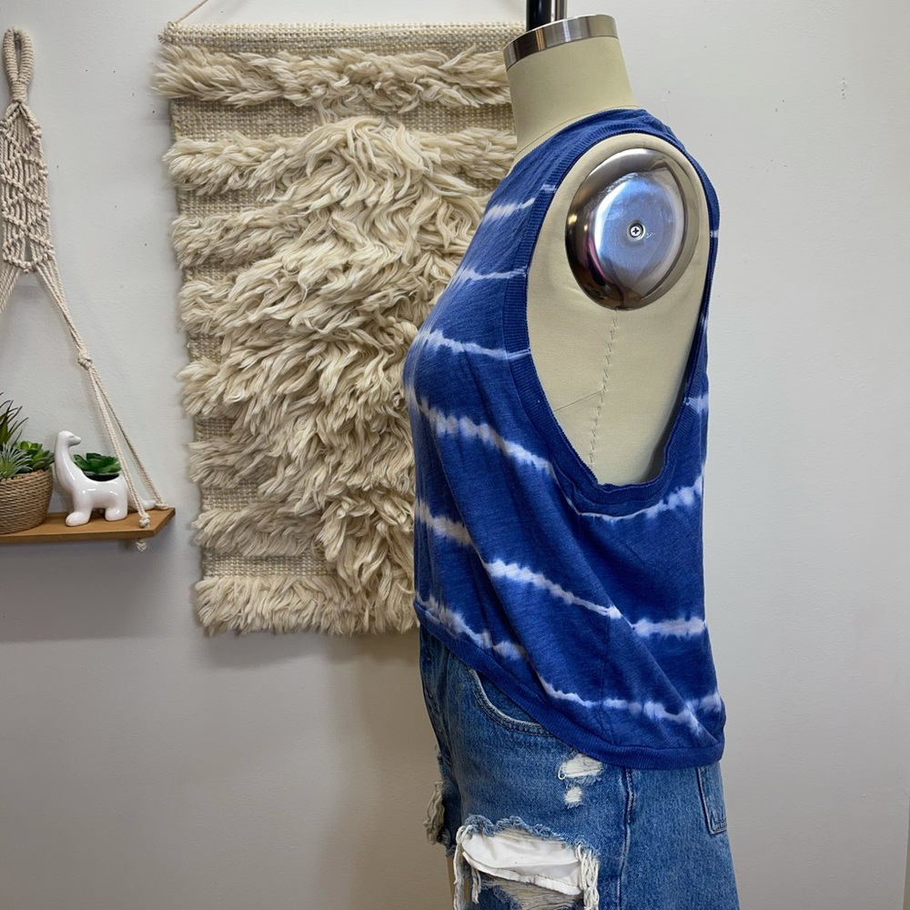 ๐
ข๐
๐
๐
Free People Movement Tie-Dye Sleeveless Shirt - Picture 4 of 11